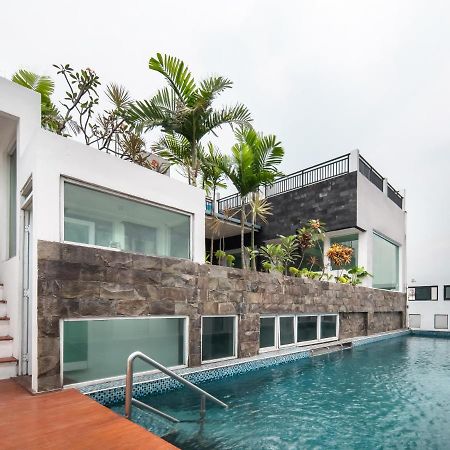 Cove Taman Aparthotel Jakarta Buitenkant foto